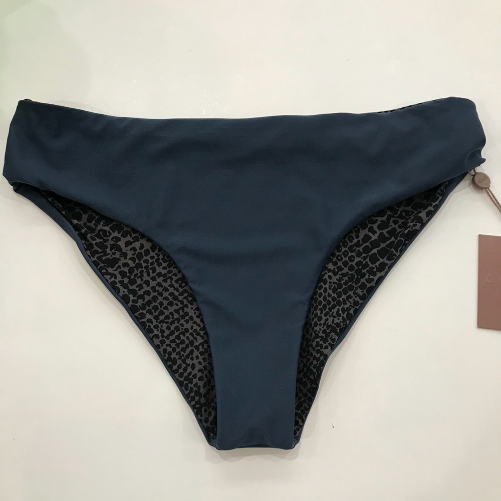 Acacia Atlanta Bottoms